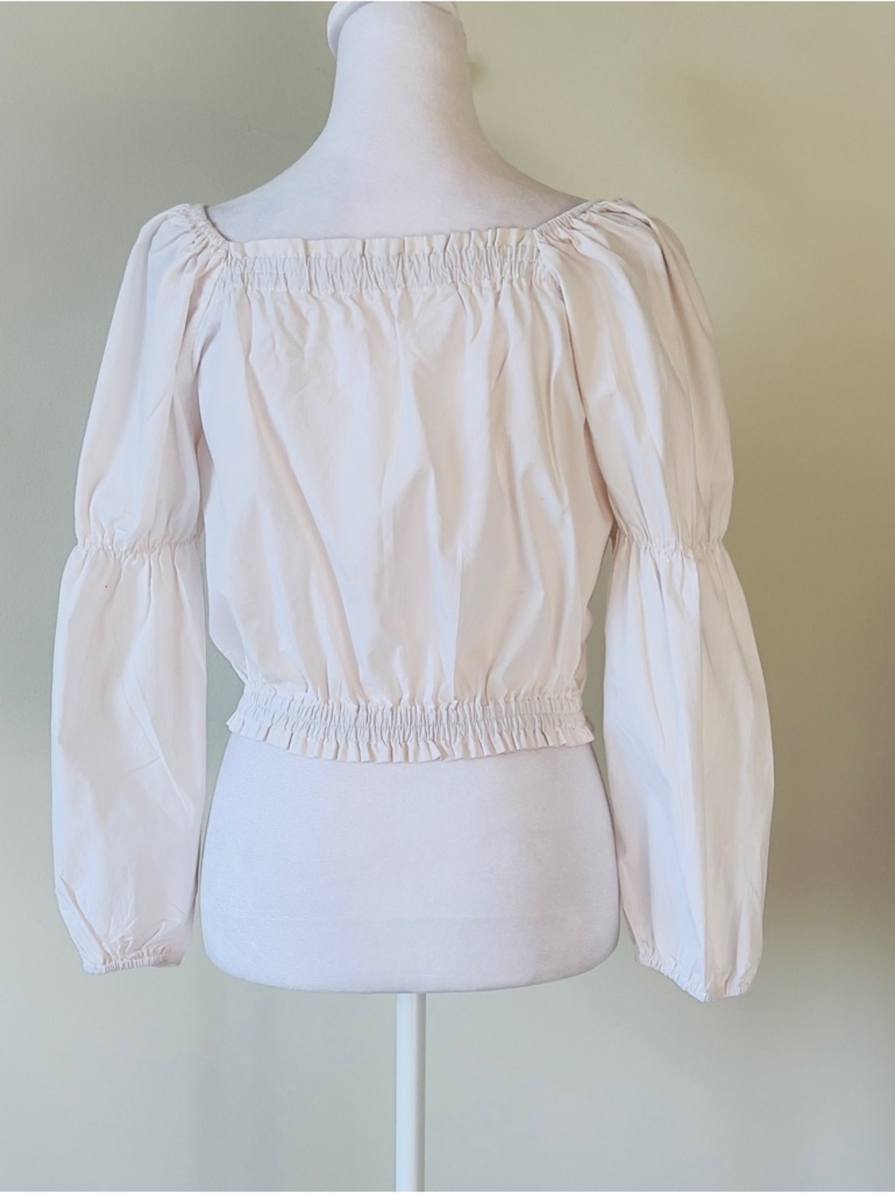 Off-Shoulder Smocked Waist Long Sleeve Women's Top in Light Cream EUC Size S/M - Picture 3 of 3